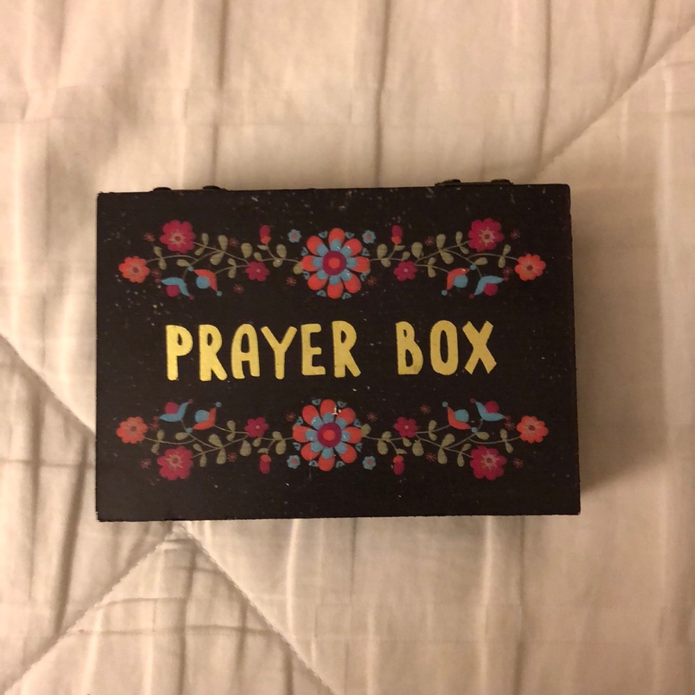 Natural Life Prayer box with flower design